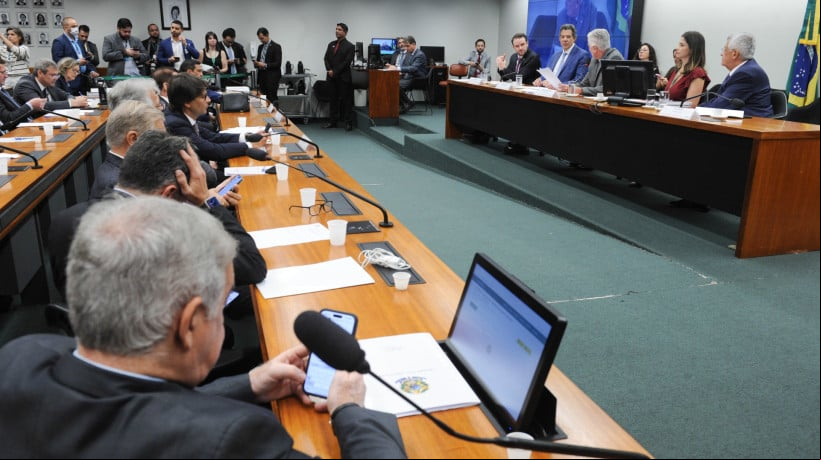 Fernando Haddad em reunião de comissão da Câmara dos Deputados